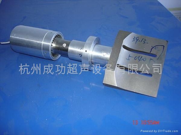 橡胶塑胶加工设备-超声波切割刀.jpg