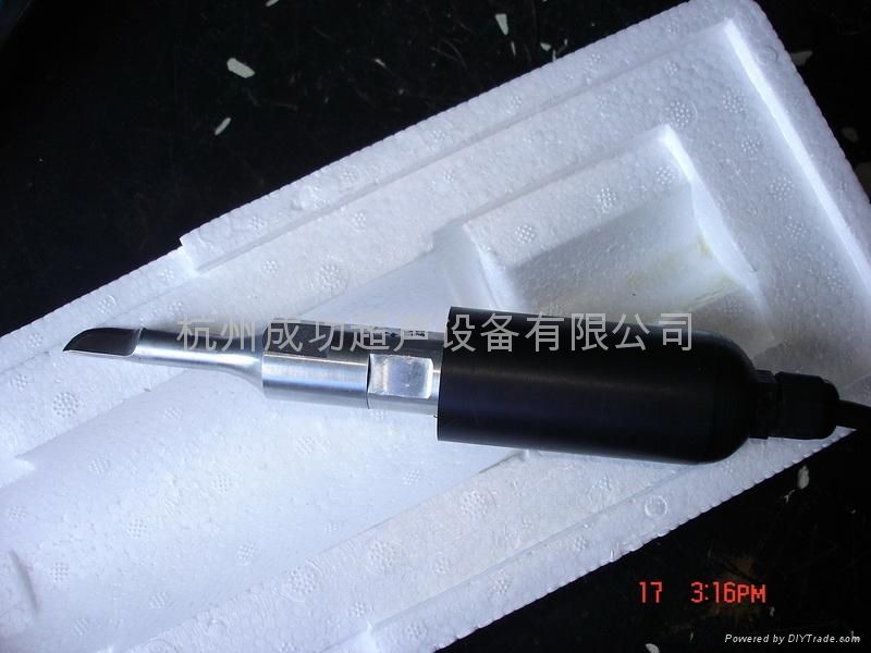橡胶塑胶加工设备--超声波切割刀.jpg