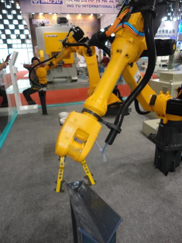 robot.JPG