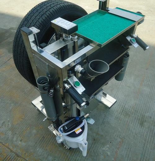 接轮胎用工具车.jpg