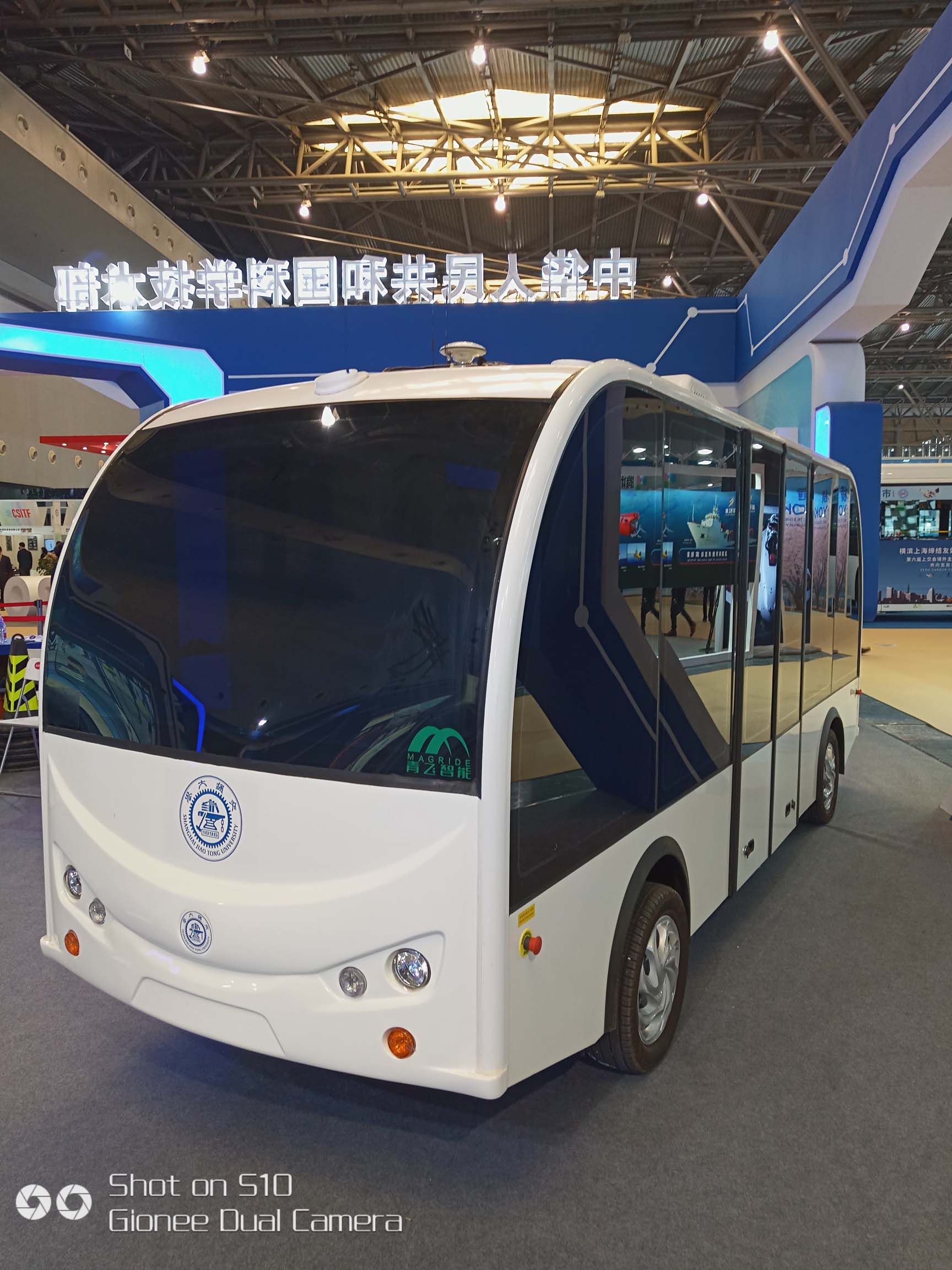 中巴客车.jpg