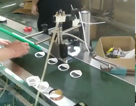 镜框点胶