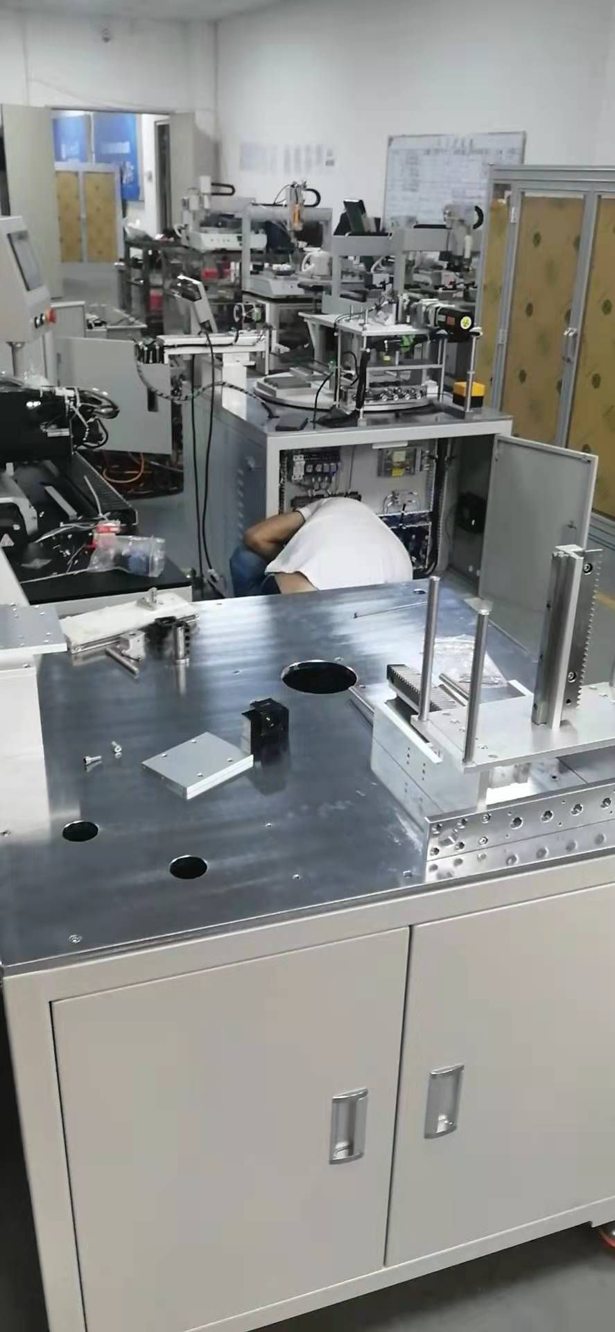 国家射箭边箭羽涂胶水设备装配中-01.jpg