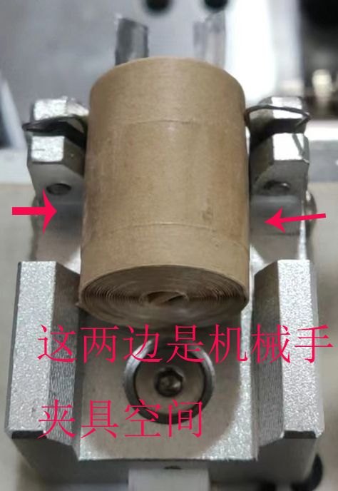 产品在夹具上.jpg
