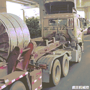 专用工具拉钢卷，这样是不是安全多了？.gif