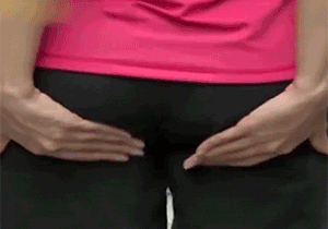 拖着屁股上楼.gif