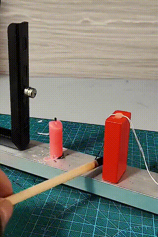 铁原子的无序运动导致整体铁磁性消失.gif