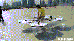 日本人发明的气垫摩托.gif