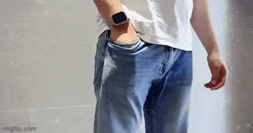 日设计：给手机套上这个安全套真的实用？大家认为呢.gif
