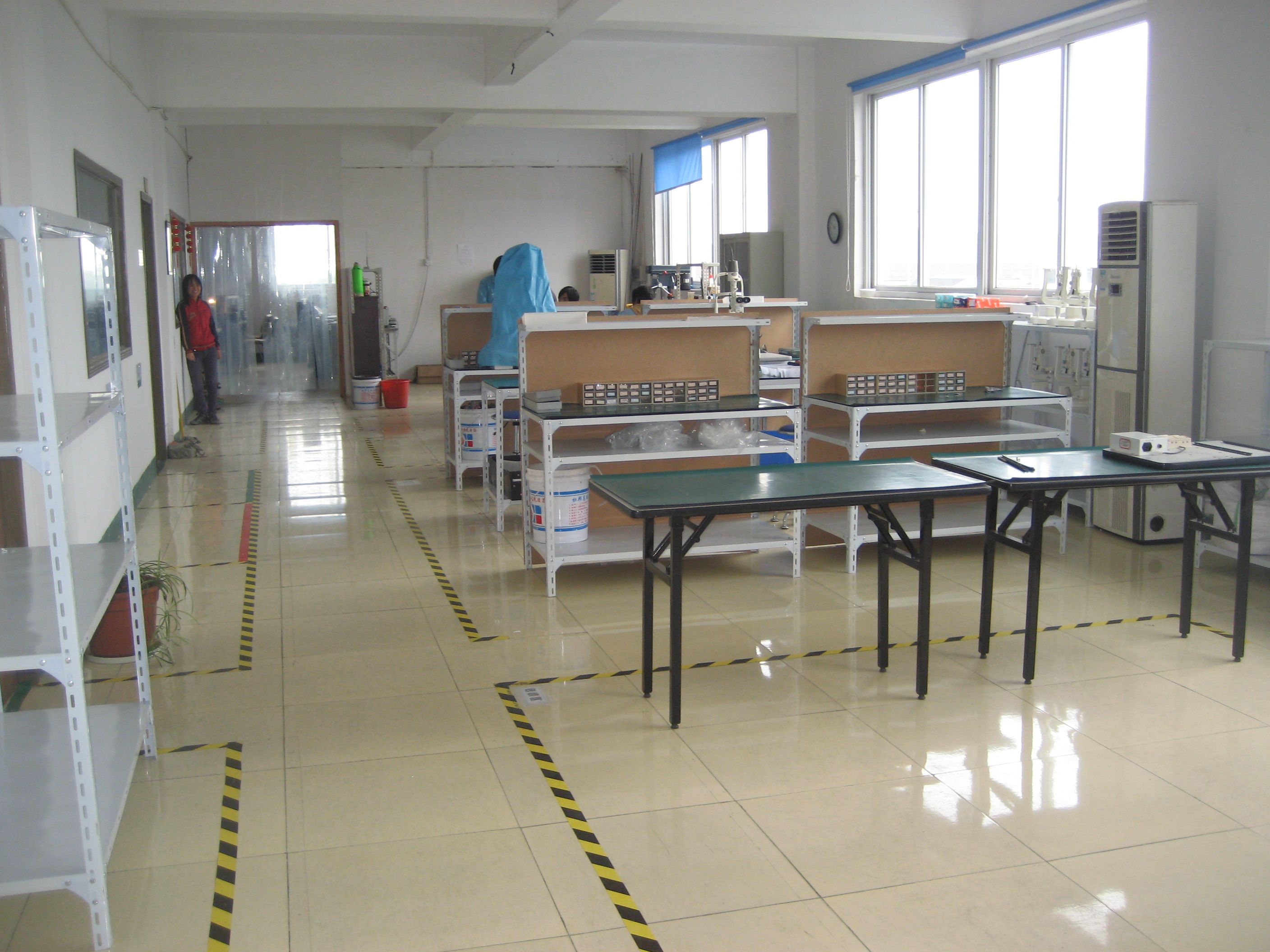 装配车间-3.JPG